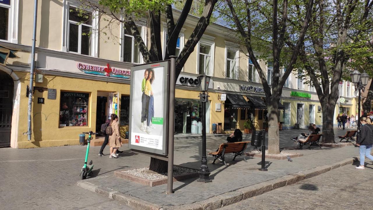 Квартира На Дерибасовcкой Odesa Exterior photo